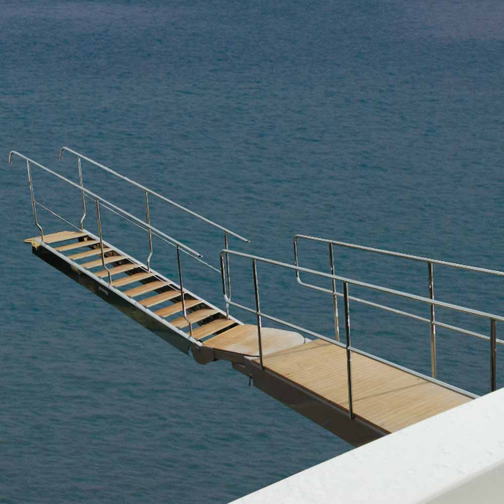 Лестница для купания SP 490